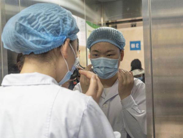 让爱传递——汶川援鄂护士佘沙