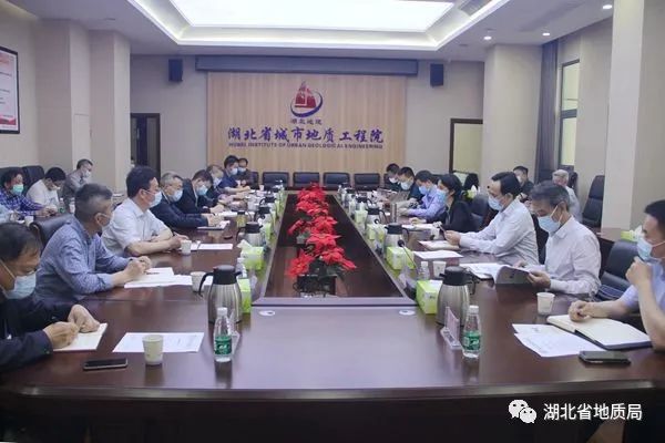 汉阳区委副书记,区政法委书记范礼奎,区委常委,常务副区长万磊,副区长