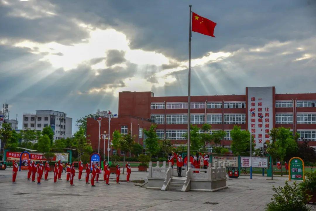 国际学校沁阳市永威学校长垣县第一初级中学夏邑县第一高级中学2老师
