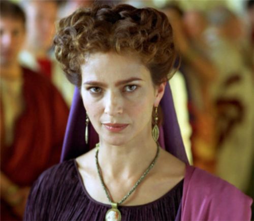 登基以后,他就处死了自己的妻子屋大维娅,她是皇帝克劳迪乌斯与前妻生