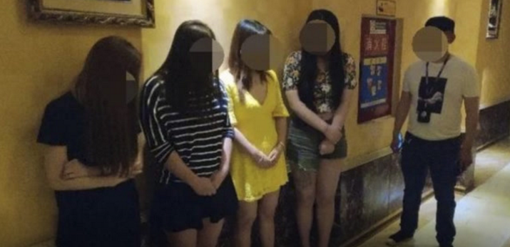 四川南充雷霆扫黄抓获男女共浴现行现场曝光网友直呼辣眼睛