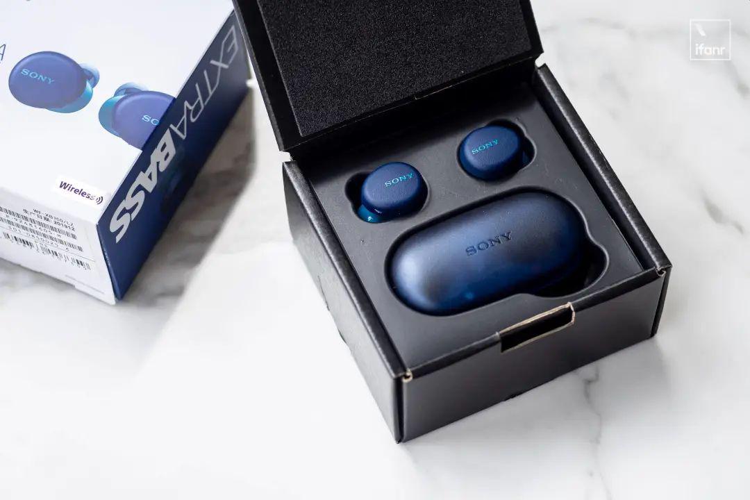 索尼wf-xb700 真无线耳机上手,单机 9 小时的入门新选择_充电