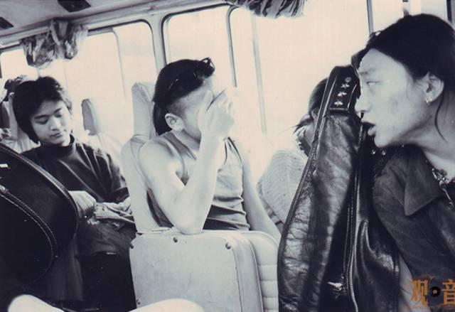 我爱的男孩都老了,只有爱笑的他永远留在25岁._张炬