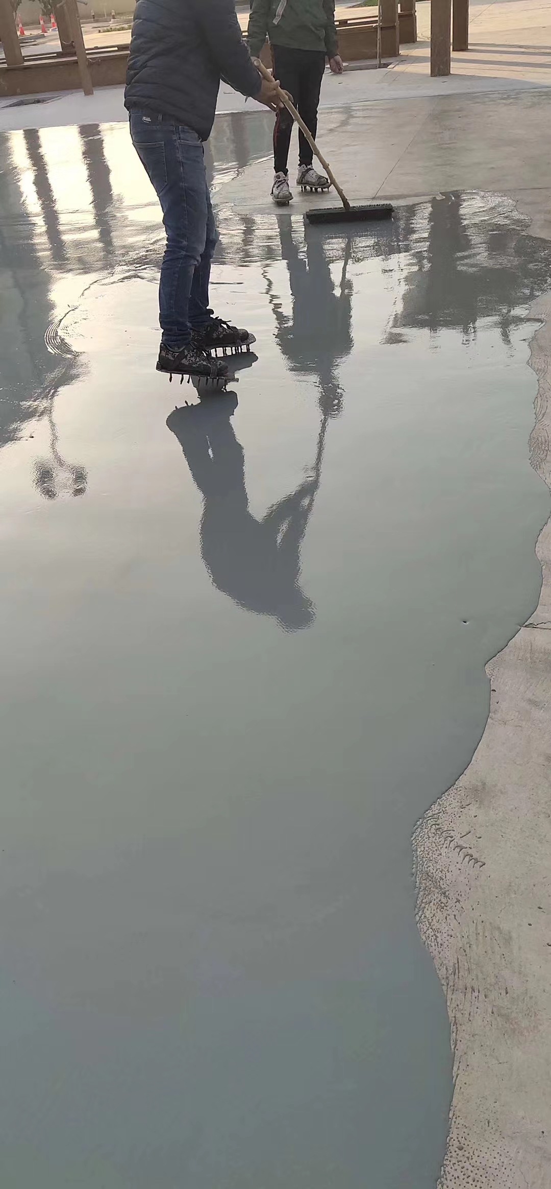 首次尝试室外水泥自流平