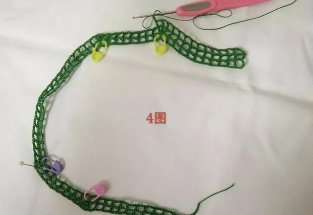 钩针编织的中式盘扣大长袍子非常拉风的款式