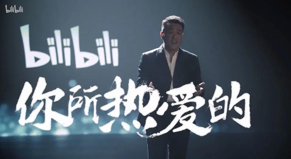 "晚节不保"的何冰:演了一辈子戏,被网络后浪拍死在沙滩上