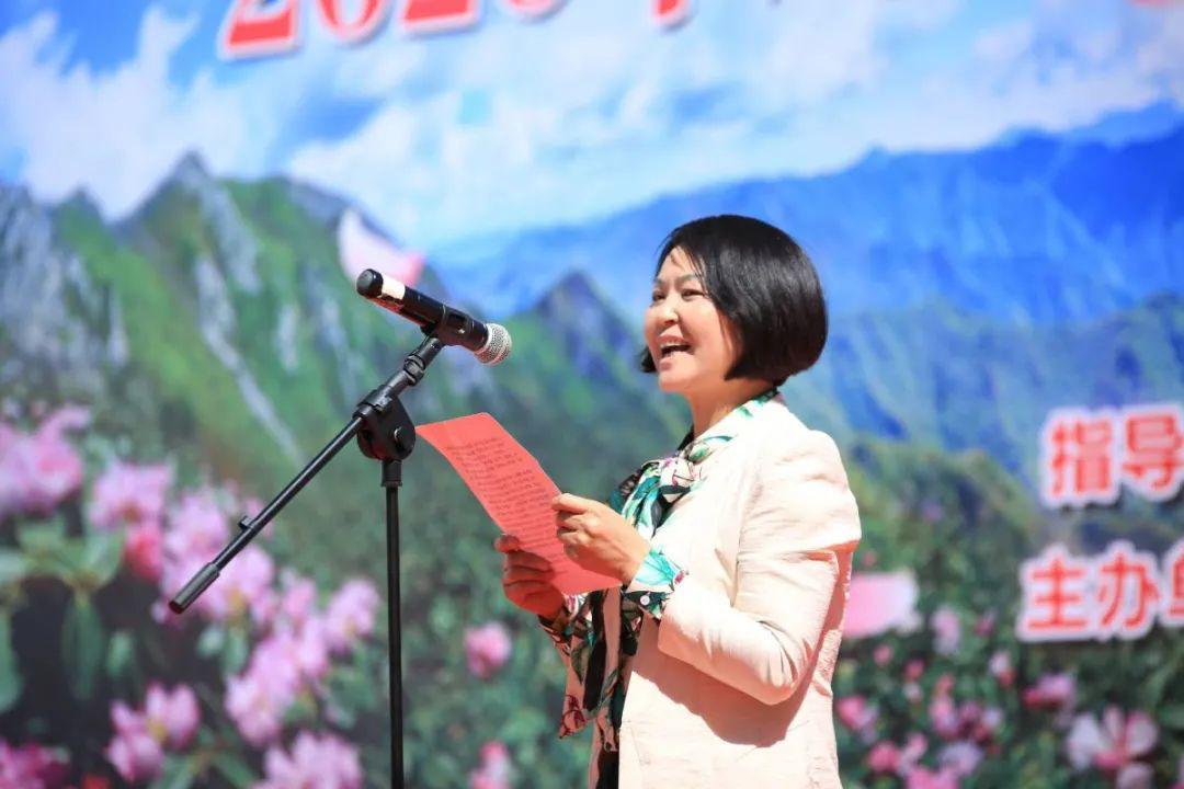 中共柞水县委常委,宣传部部长王永祥宣布活动开幕商洛市文化和旅游局