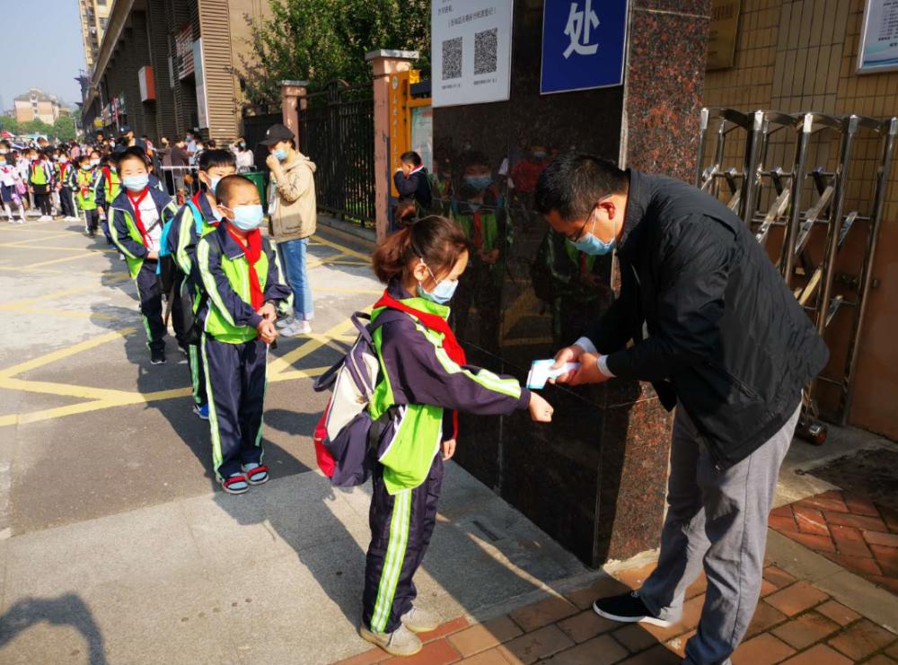 今天65516名学生返校复课高清多图直击铜陵小学低年级幼儿园及特教