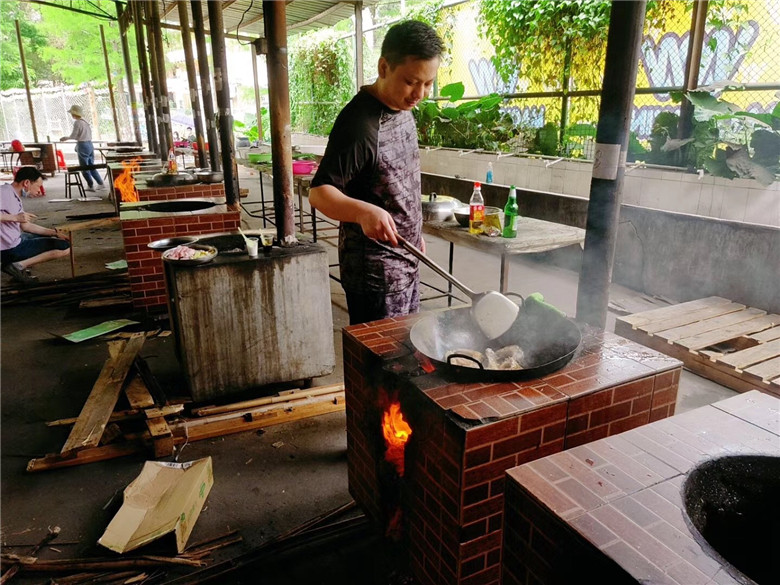 家庭游 朋友组织 公司部门 一起柴火野炊 体验农家生活_农庄