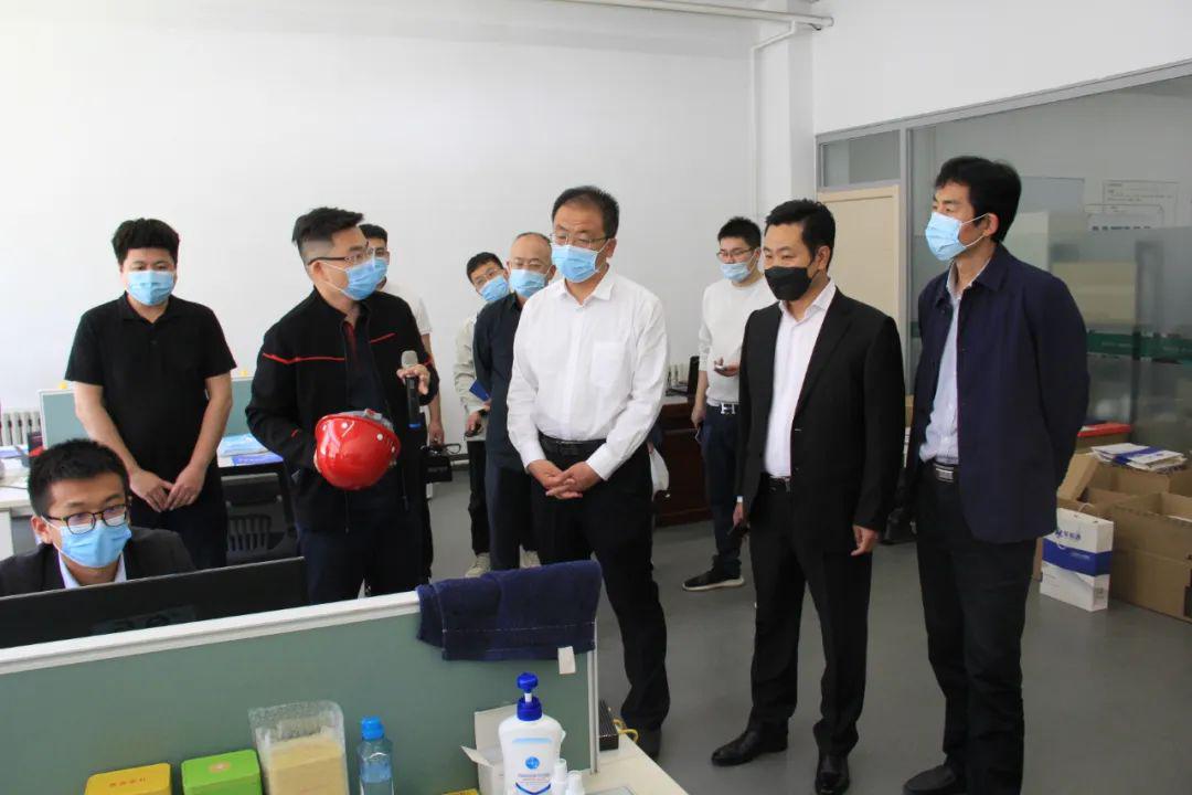 莲池区区委书记董鸣镝带队到支点创业基地调研