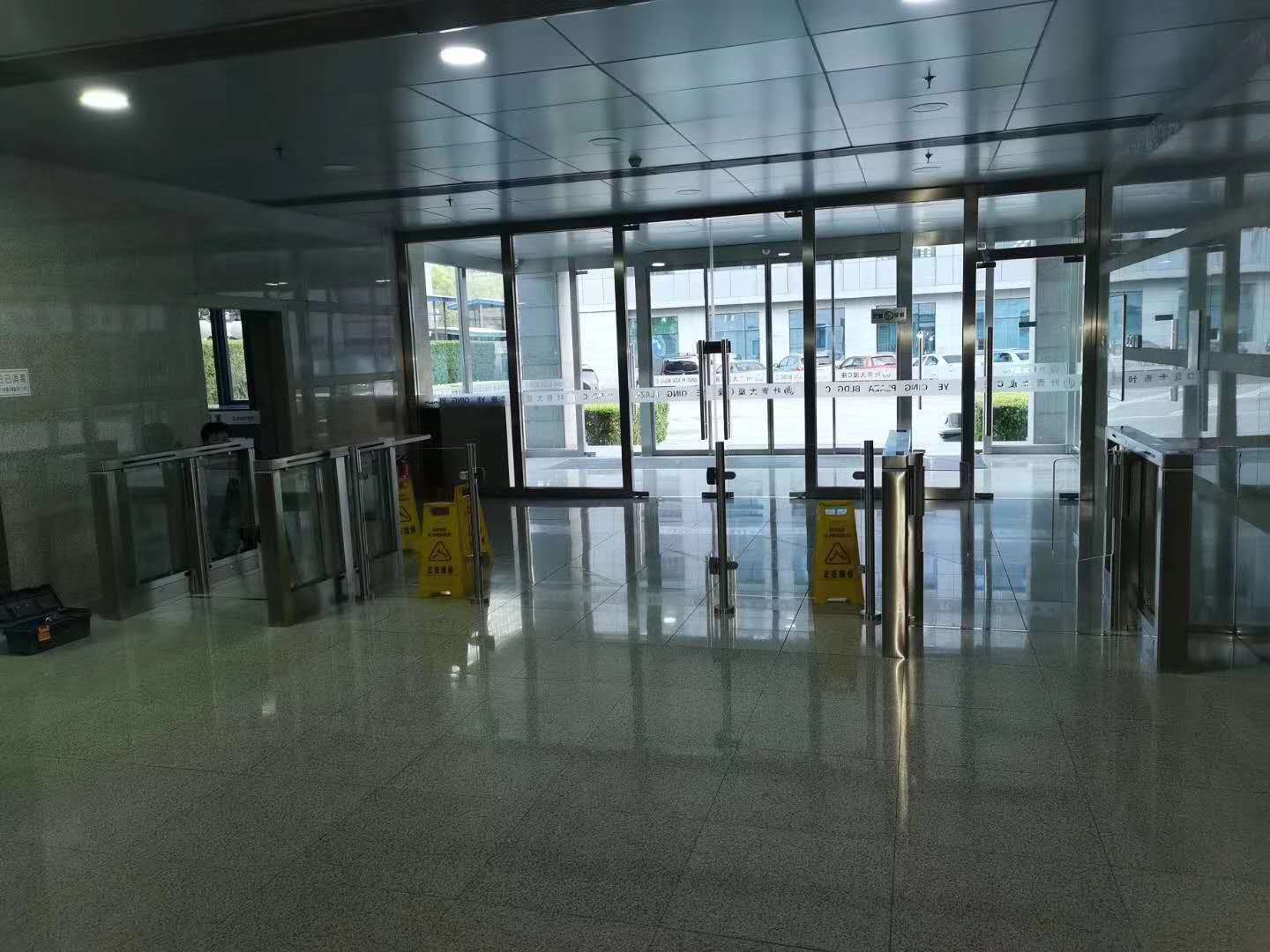 护卫北京叶青大厦,创腾测温款人脸识别速通门_疫情