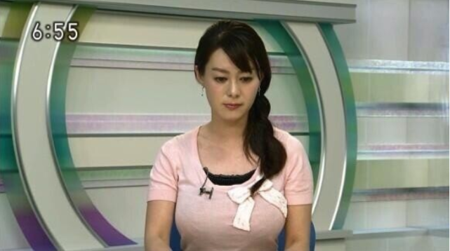 日本美女主播因身材太好遭网友攻击,辞职后直面自己拍大胆写真集_竹中