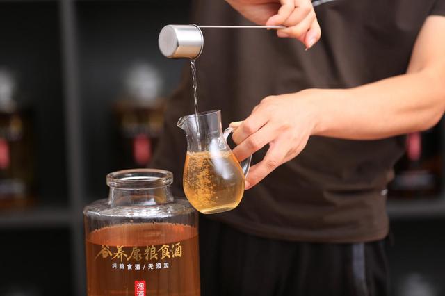 夏天适合喝西洋参泡酒吗其功效用法禁忌分别有哪些