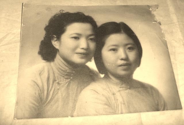 潜伏大陆30年的绝色特工:嫁农民老头生8子,身份暴露被无罪释放_张春莲