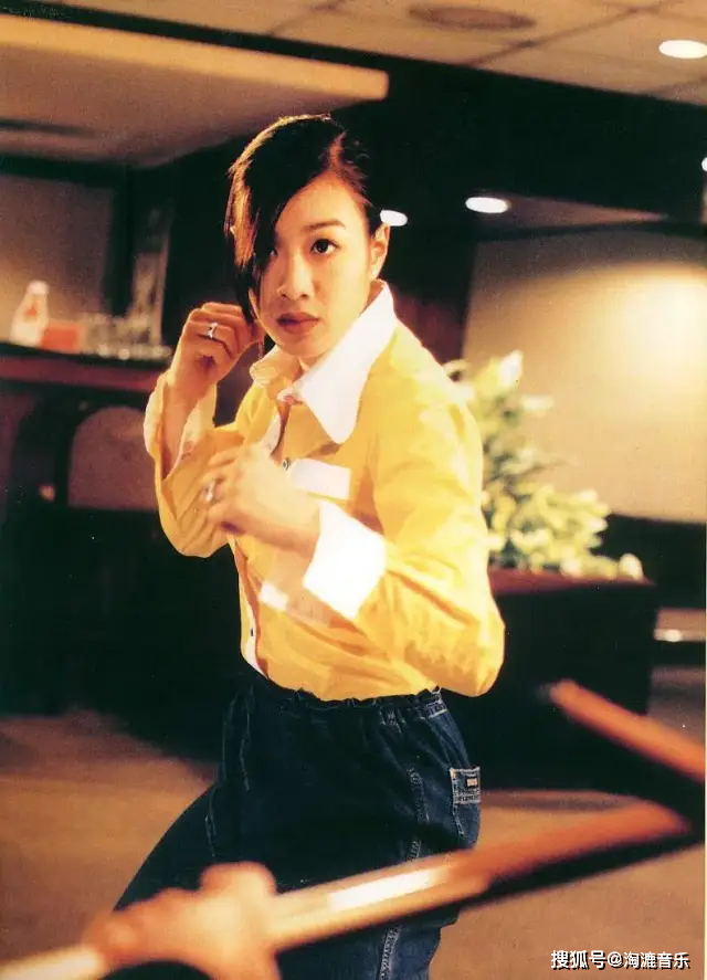 张敏在《赌圣》和《赌侠》中饰演绮梦;在《逃学威龙1.2.