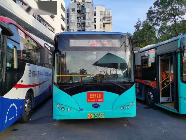 近几年,随着深圳公交线路增加,轨道交通的发展,103线的载客量受到严重