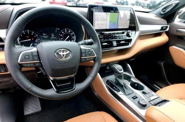 要说现款的汉兰达内饰,只能用简洁来形容,而如今2020款丰田汉兰达内饰