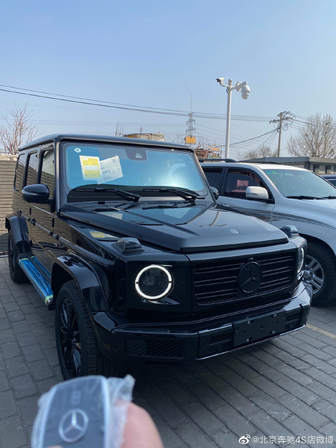 暗夜特别版奔驰g500如同魔咒一般惹人情迷