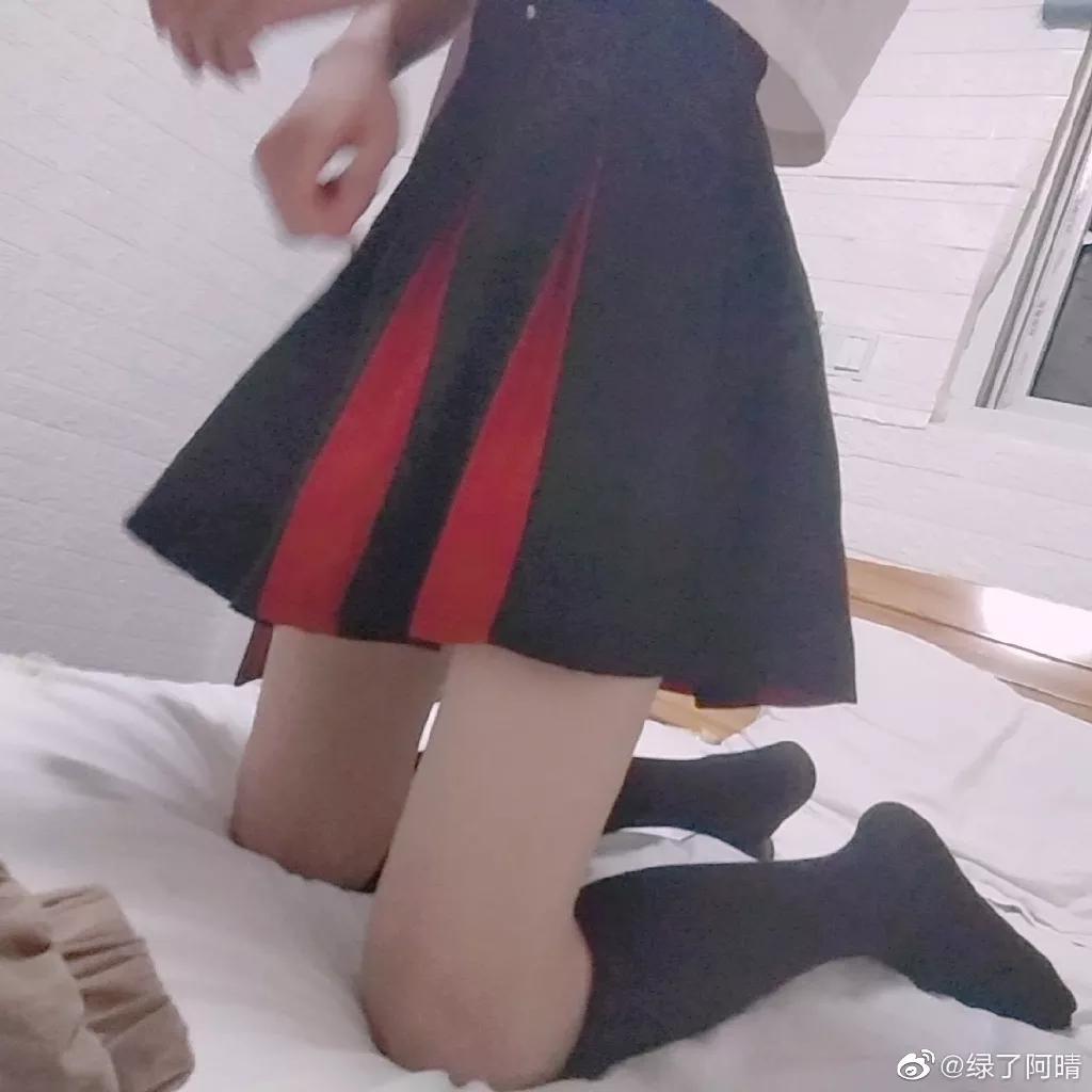 原创"千万不要小看穿裙子的男生!哈哈哈实在太骚了…"