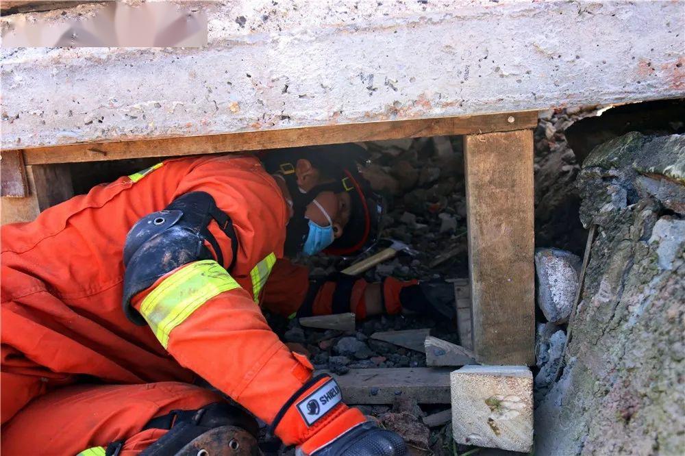 74级地震遂宁支队开展48小时地震救援拉动演练