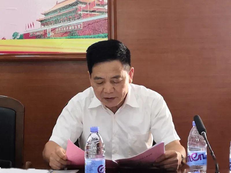 李连生宣读表彰决定