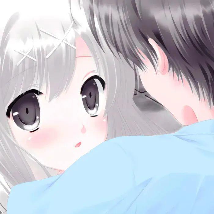 戴上眼镜变可爱了呢