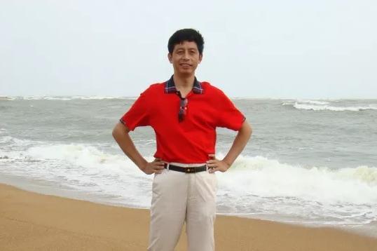 作者简介:易殿群,网名盱江源, 江西广昌人,大学文化,武警上校警衔,曾