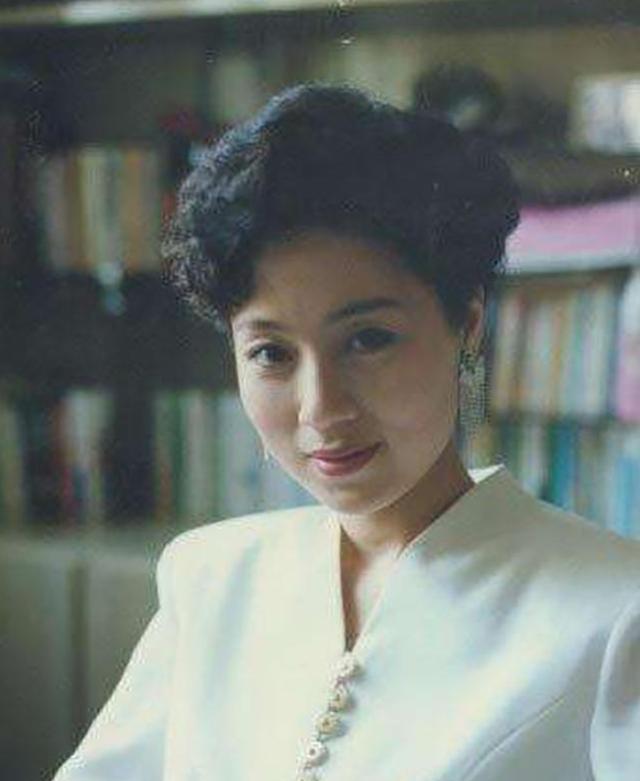 当余秋雨避风港的女人李红一个月只用40元惨遭抛弃后怎么样了