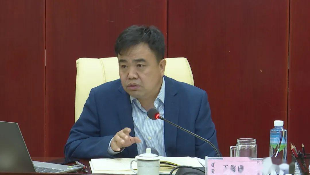 旗委常委,政府常务副旗长张利光,政府副旗长乌云高