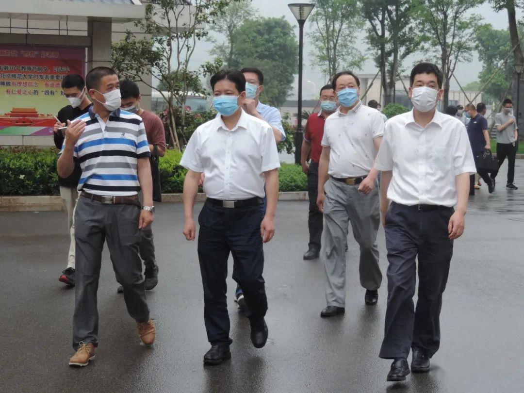 福安市委书记叶其发到福安一中检查指导复学复课工作