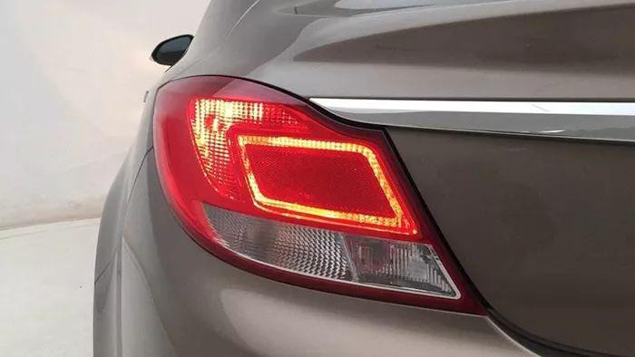 "这个情况越发地严重,开车堵车,停车没车位都渐渐变成了出行的难题