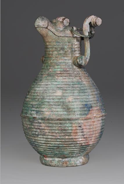 诸城市博物馆馆藏珍品战国鹰首提梁铜壶