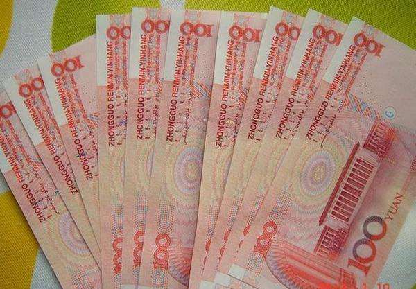 农村一老人去世5个儿子各放一张桌收礼是想钱想疯了吗