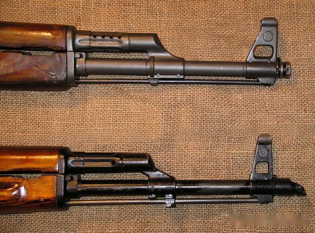 因为akm更好啊_枪托