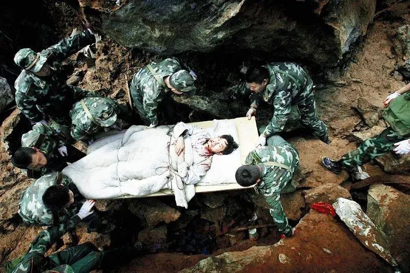 汶川地震死人真实图片图片