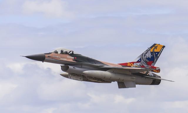 美军战机缺失的编号,记"悲惨"的诺斯罗普f-20"虎鲨"战斗机