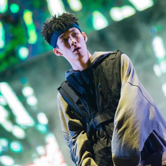 姜云升参赛说唱新世代diss那吾克热和gai自己却难逃真香