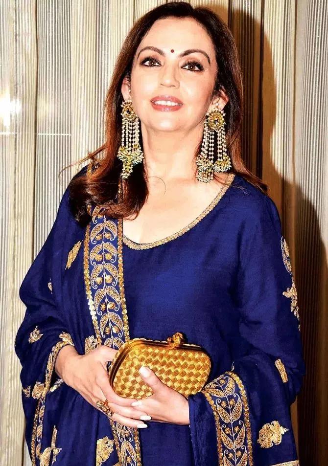 看前印度第一美人的珠宝盒_妮塔·安巴尼