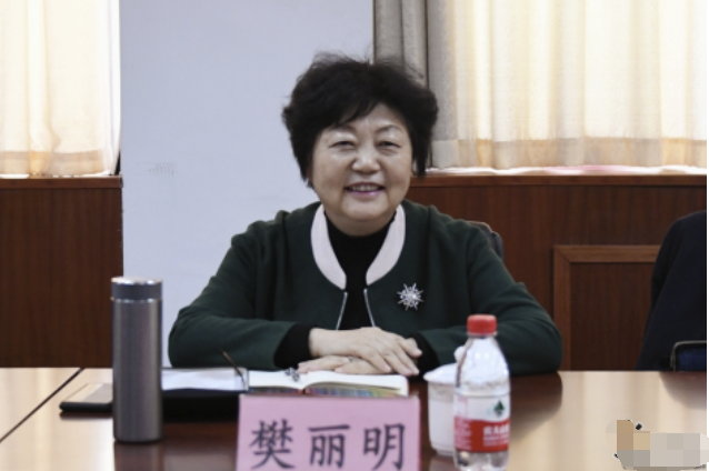 二,可圈可點:山東大學校長樊麗明這位女校長,在卸下千金重擔後,仍說