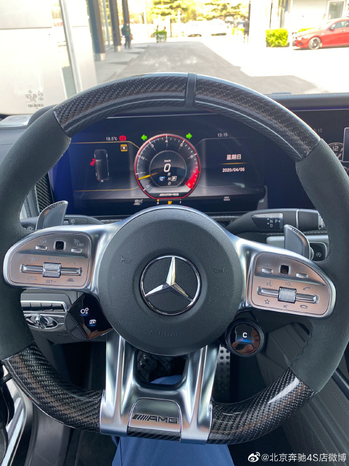 时光奔驰g63amg不知疲倦地翻越每一座山丘