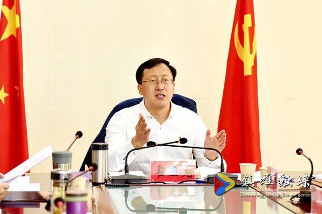 副书记,县长张洪坤,县委副书记陈韬,县委副书记,省委下派帮助镇雄脱贫