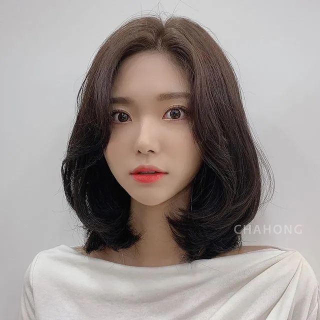 2020年大势法式短发图鉴!显瘦遮肉的蓬松弧度超迷人 _发型