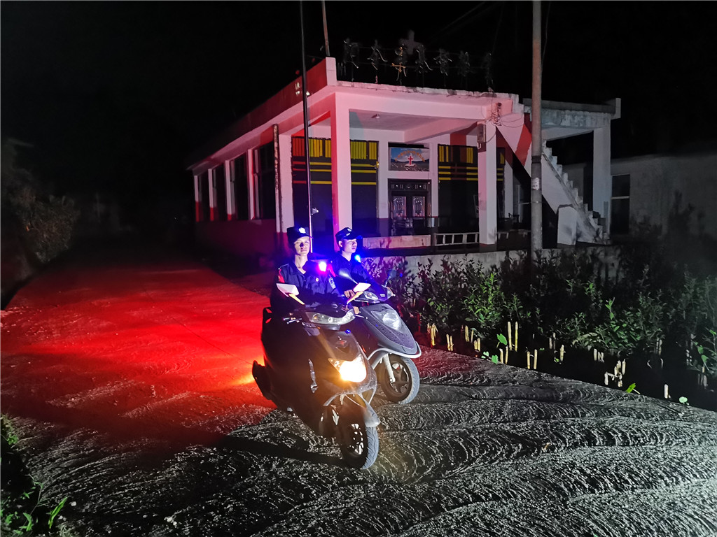 鹿马登边境派出所夜间巡逻常态化 守护平安千万家