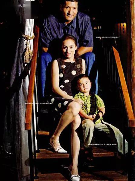 45岁巴特尔家庭幸福大女儿貌美如花小儿子身高1米98