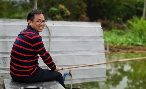 乡野股侠彭海平心系故乡不忘生他养他的地方