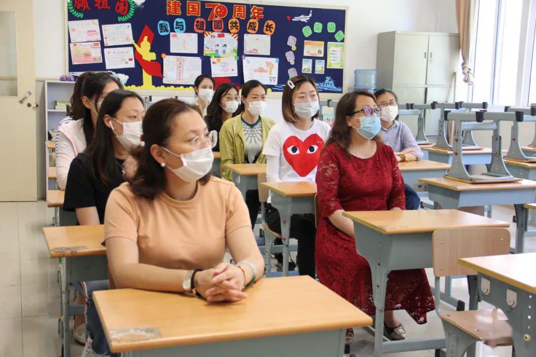 上课时独立思考,不交头接耳,不借用他人物品.