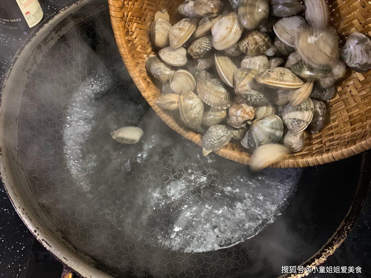 为什么爆炒花蛤总沙味教你1个快速吐沙小技巧再不担心有沙味