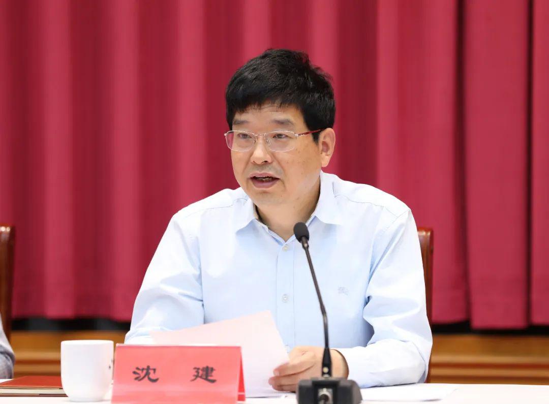 市领导沈建,张立军,周斌(人大),梅中华,周中平等出席会议.