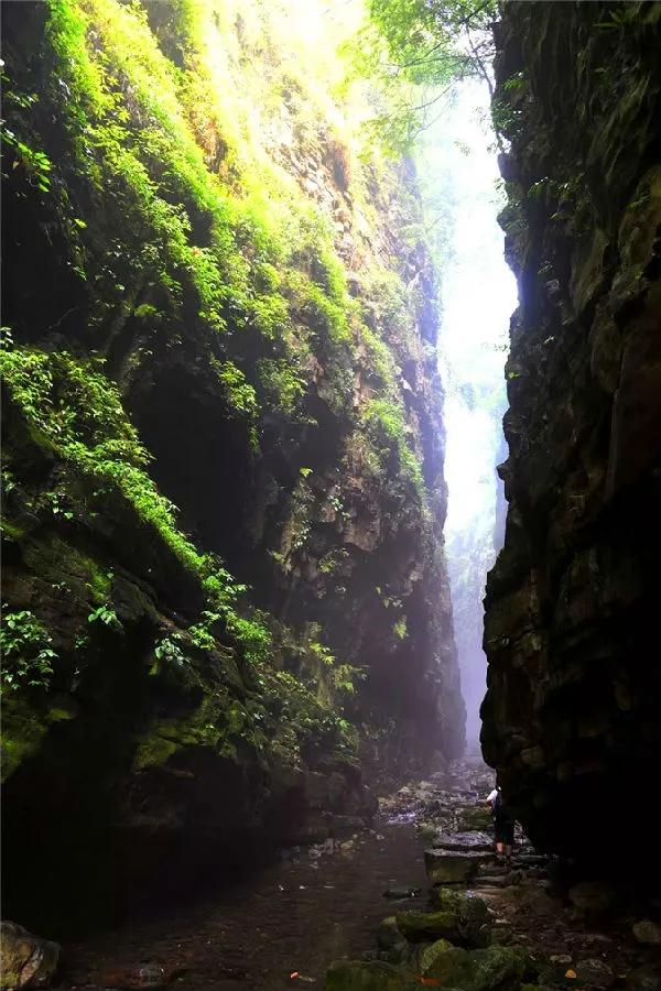 一線天炎炎夏日來臨相邀戲水一線天探秘蠻王洞