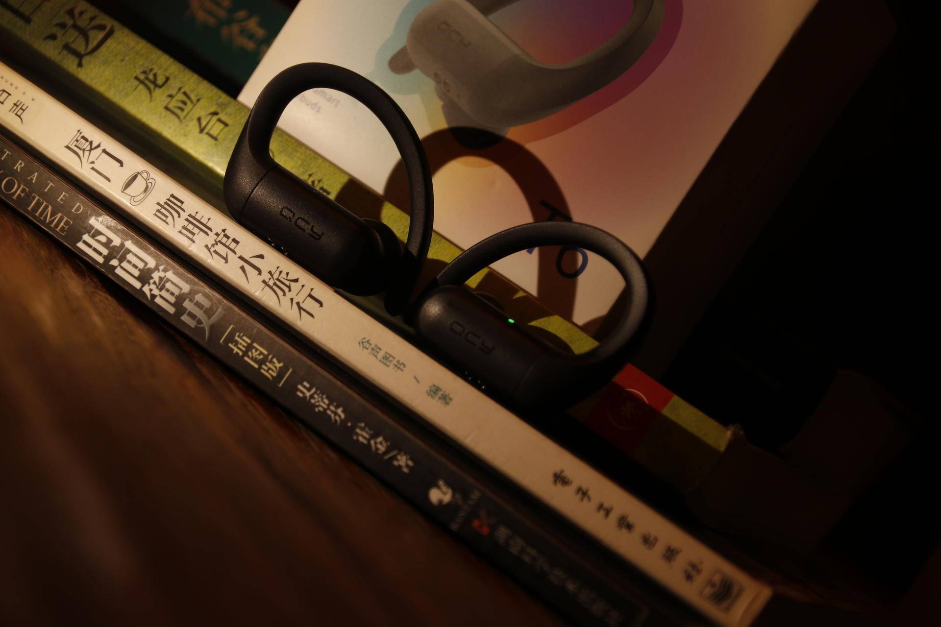 真无线蓝牙耳机还是小的好qcyt6更大才能更好